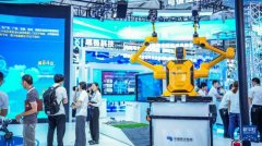 此中成长以行业大模子为沉点的人工智能是焦点